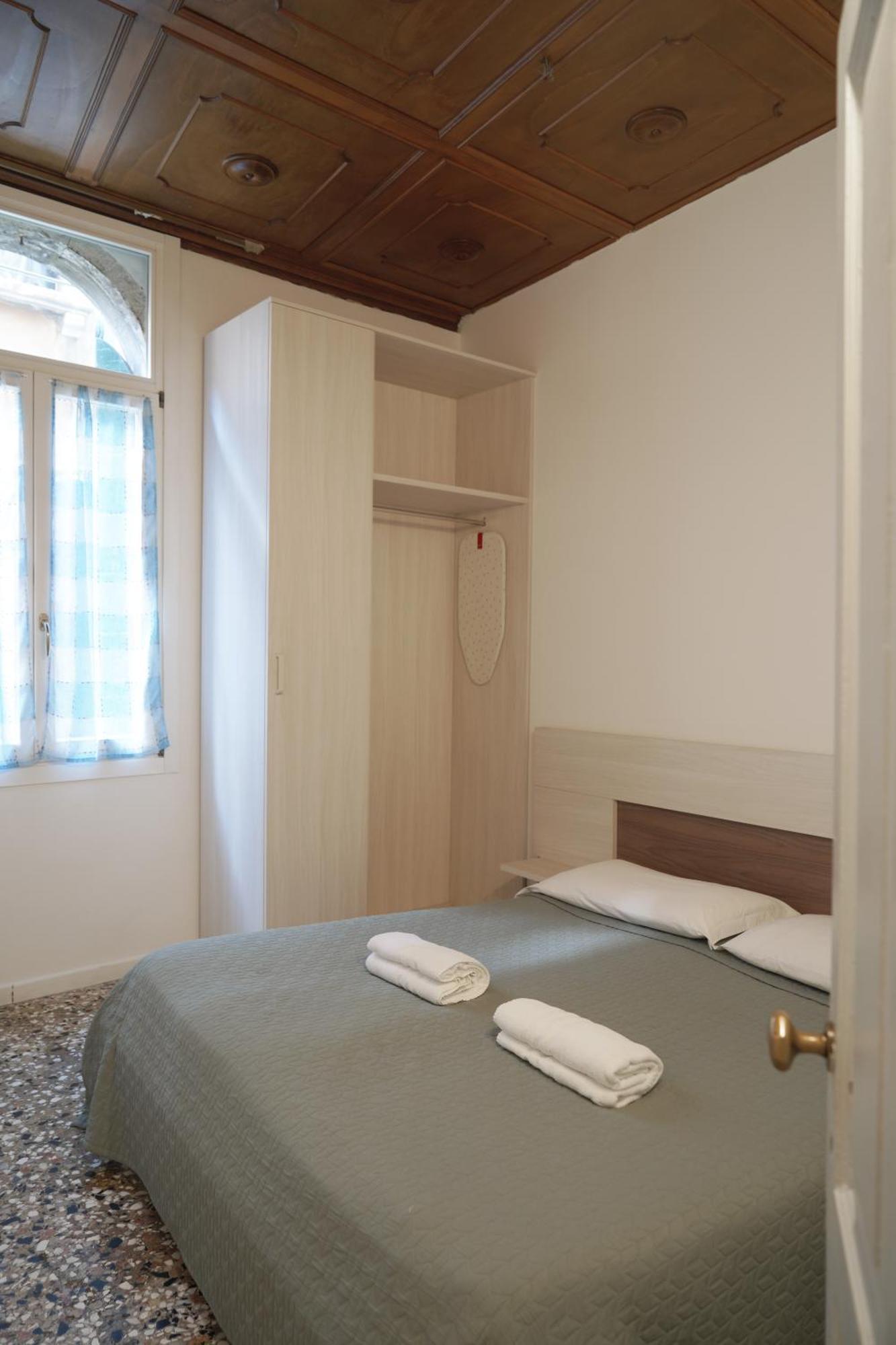Melusina Rialto Historical Center Apartment