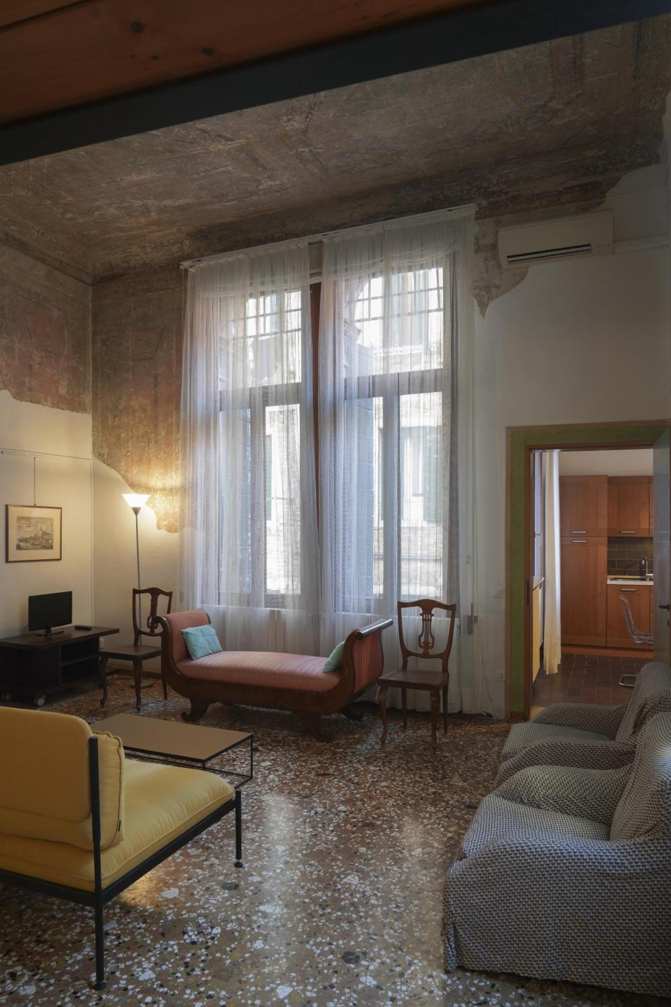 Apartment Melusina Rialto Historical Center