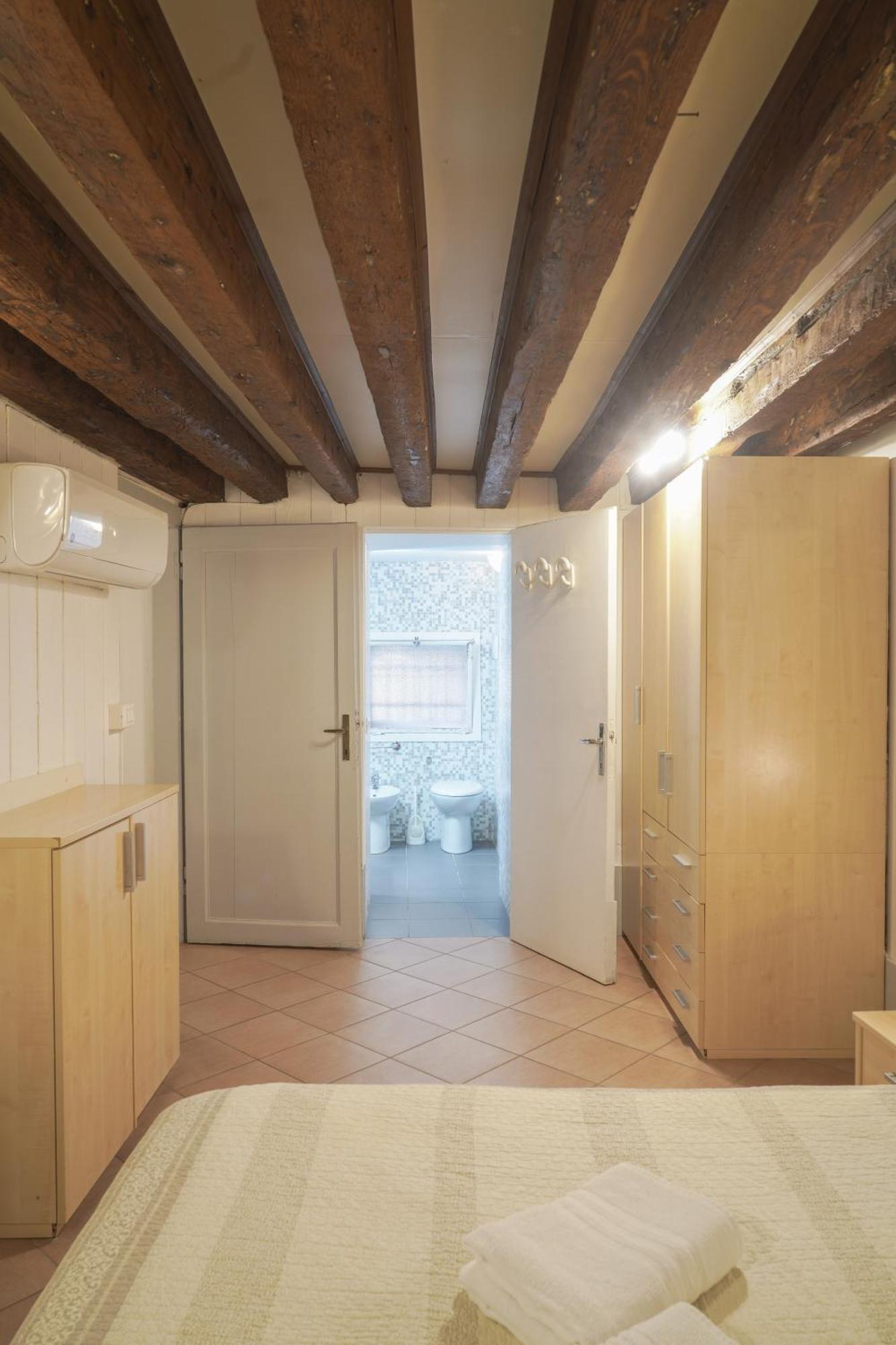 Apartment Melusina Rialto Historical Center *