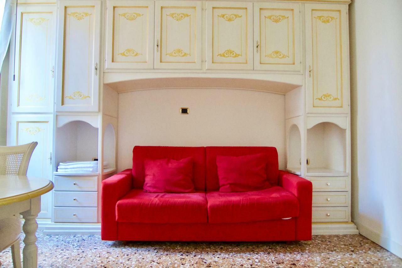 Melusina Rialto Historical Center Apartment Venice