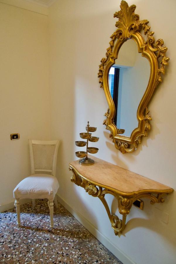 Apartment Melusina Rialto Historical Center
